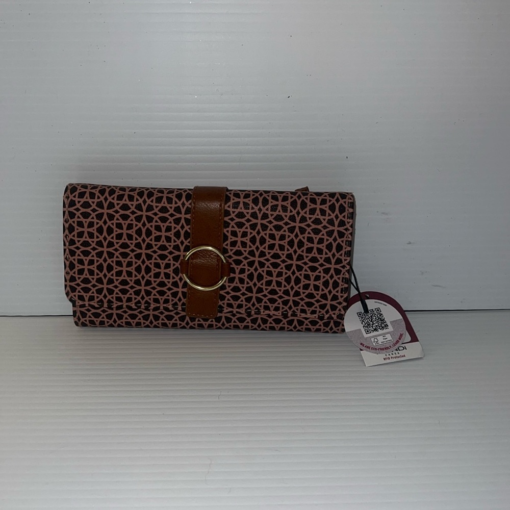 MUNDI RFID Protected Clutch